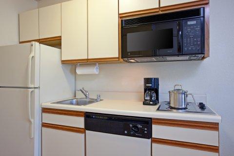 Sonesta Simply Orange County Airport Hotel 3*