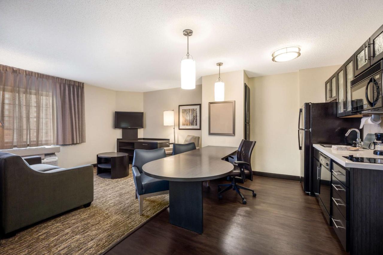 Hotel Sonesta Simply Orange County Airport