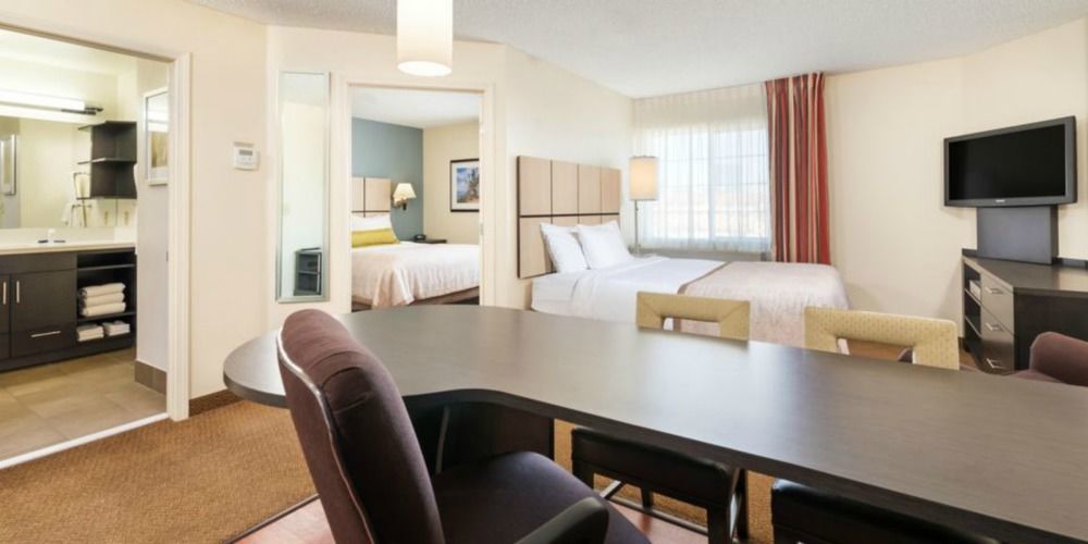 Sonesta Simply Orange County Airport Hotel
