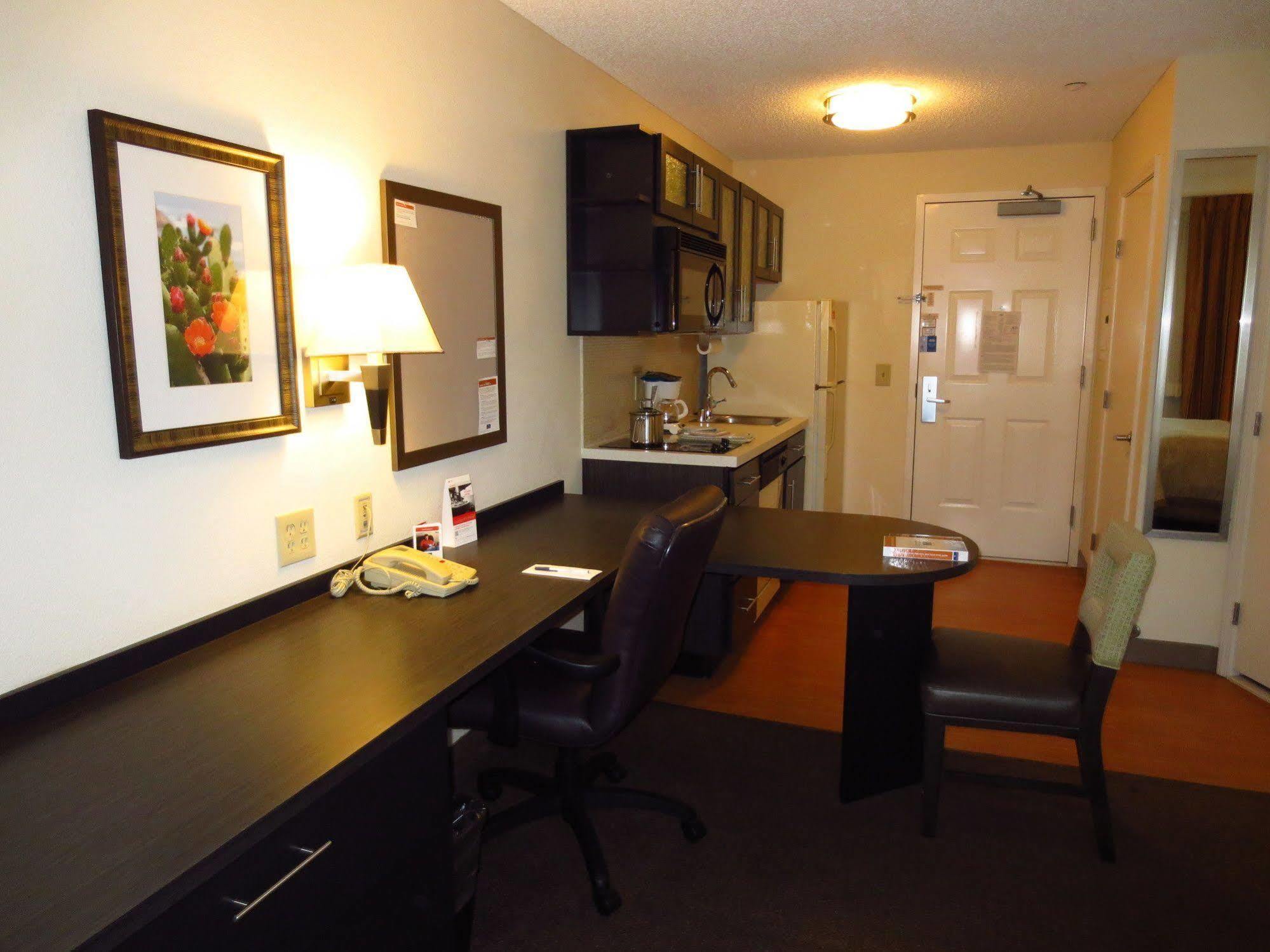 Sonesta Simply Orange County Airport 3*